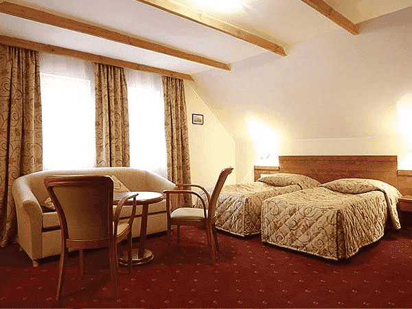 PENSJONAT M.F. -Hotel-Restauracja-Pub — zdjęcie 2