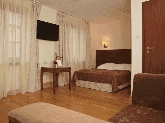 PENSJONAT M.F. -Hotel-Restauracja-Pub — zdjęcie 4