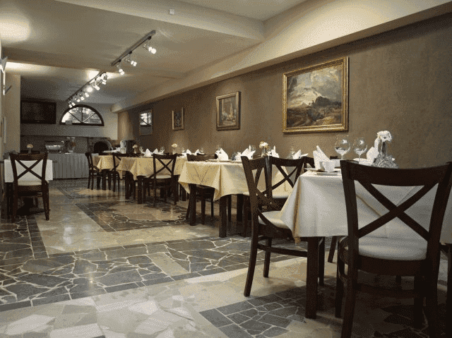 PENSJONAT M.F. -Hotel-Restauracja-Pub — zdjęcie 5